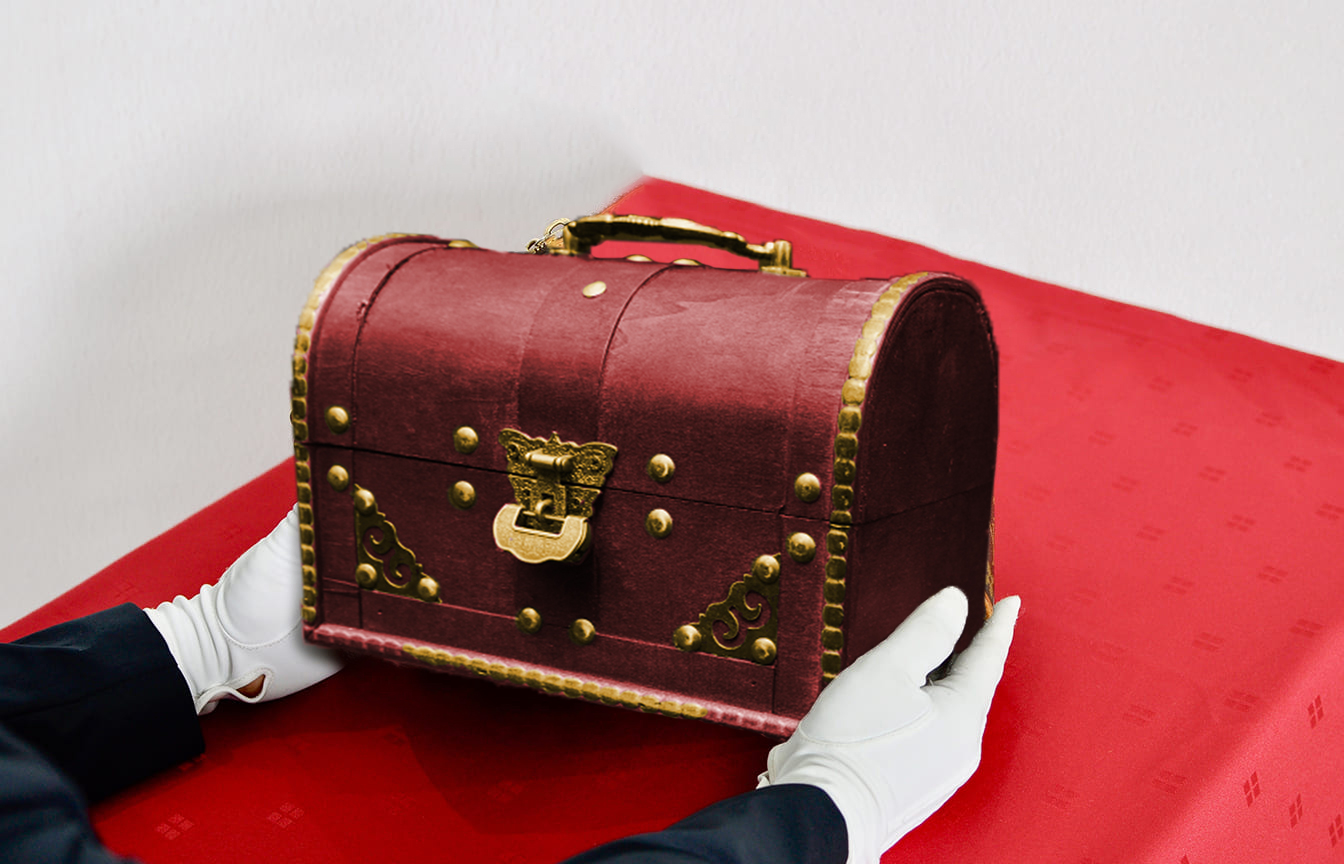 専門の鑑定士である私がとにかく高く買い取ります